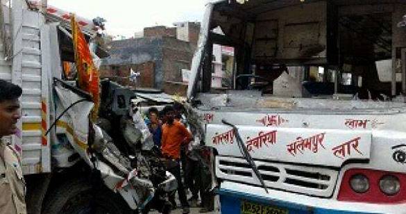 यूपी: लखीमपुर खीरी में बड़ी सड़क दुर्घटना, 6 लोगों की मौत