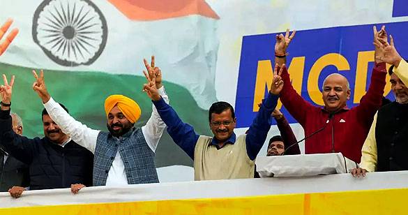 दिल्ली MCD चुनाव में AAP की जीत, लेकिन वोट शेयर दे रहे हैं कुछ अलग ही संकेत