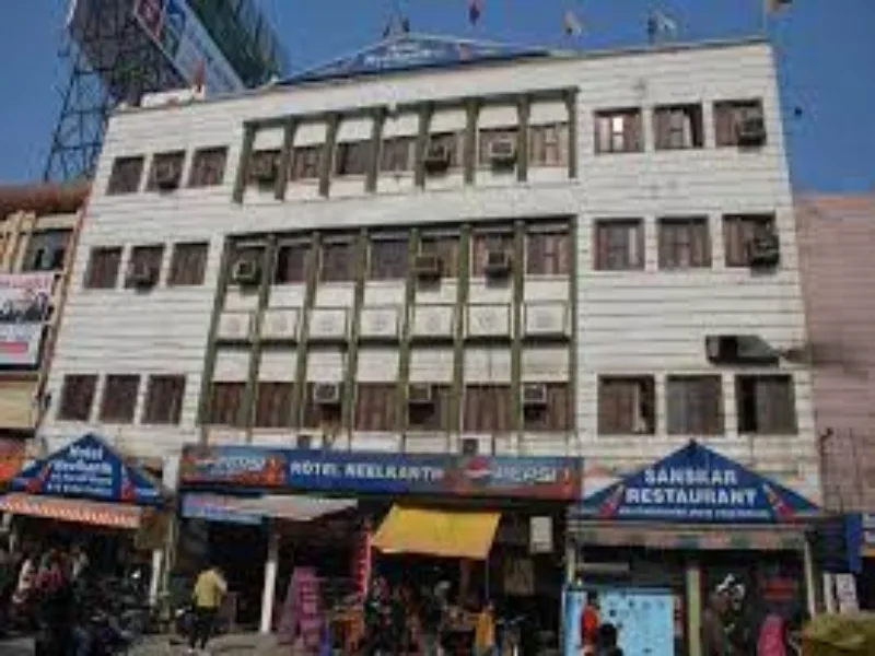 अखिलेश के करीबी सपा नेता जुगेंद्र सिंह यादव पर बड़ी कार्रवाई, कुर्क हुआ आलीशान होटल नीलकंठ