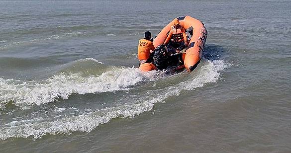 यूपी के अंबेडकर नगर में बड़ा हादसा, जहांगीरगंज में 14 लोग डूबे, नाव पर सवार होकर ले रहे थे सेल्फी