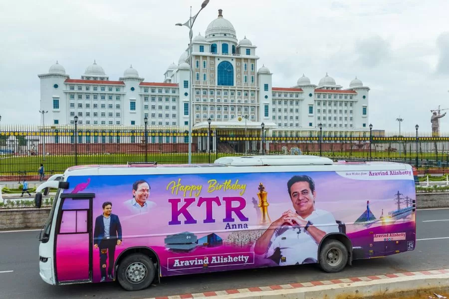 Happy birthday to Minister KTR in an innovative way!