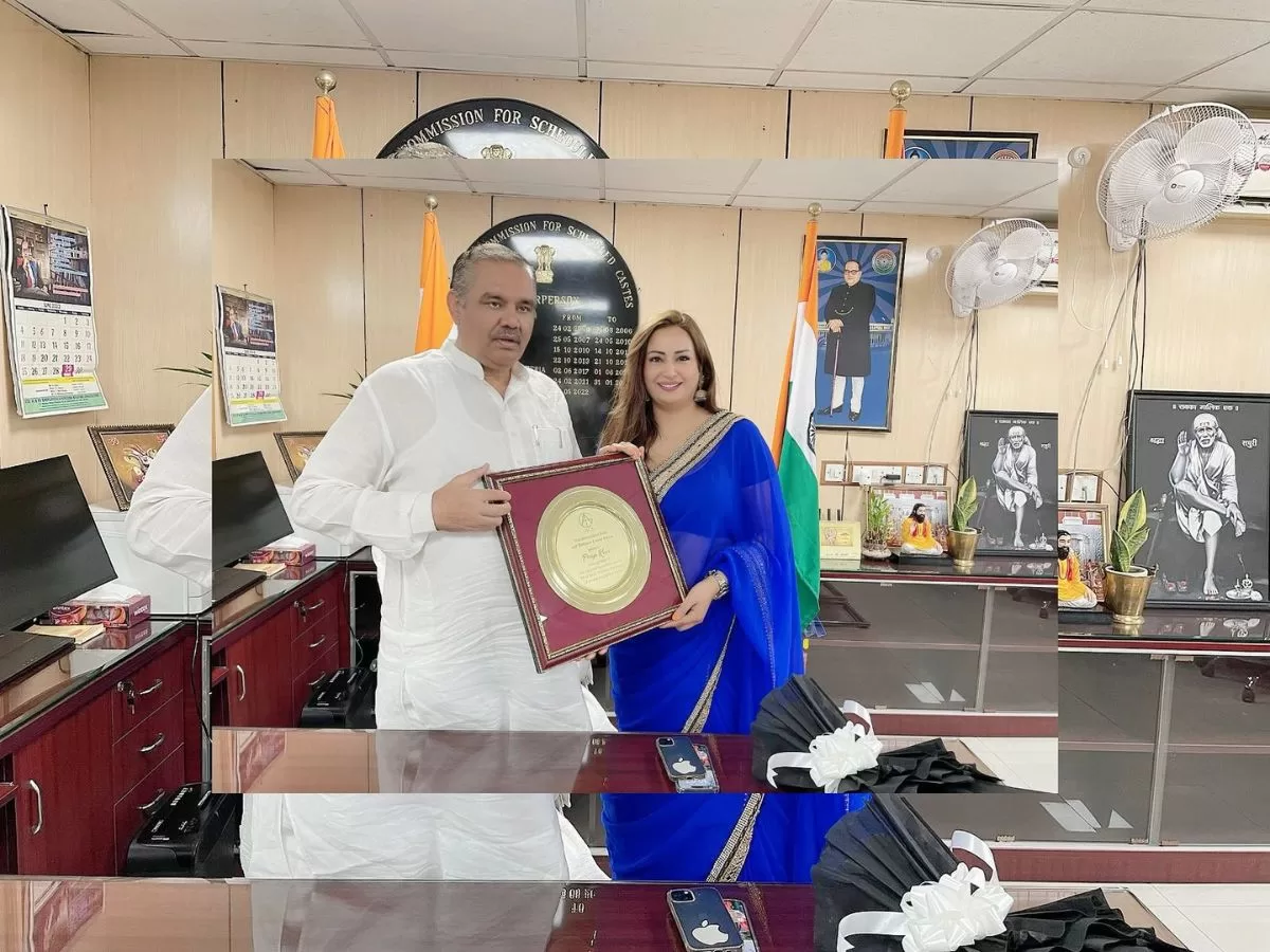 The Powerhouse Reiki and Wellness Trainer, Prriya Kaur gets awarded by Union Minister Vijay Sampla in India