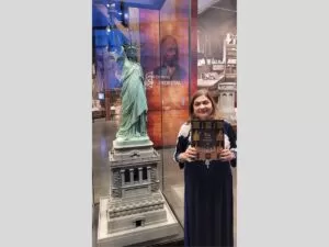 Sima Taparia Awarded Elite Most Influential Indian Award at Statue of Liberty