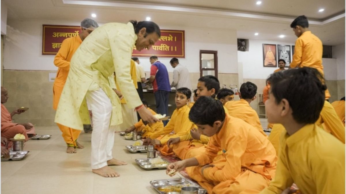 Dinesh Shahra Foundation’s Seva Initiative at Parmarth Niketan: Igniting Change and Inspiring Service