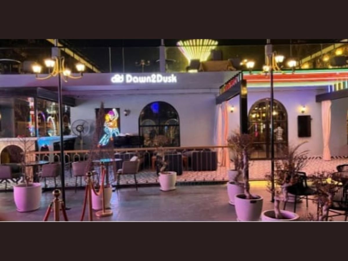 Dawn2Dusk Cafe is the best party destination in Noida