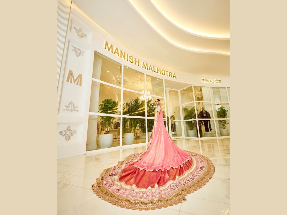 Manish Malhotra open the doors to his store at Jio World Plaza