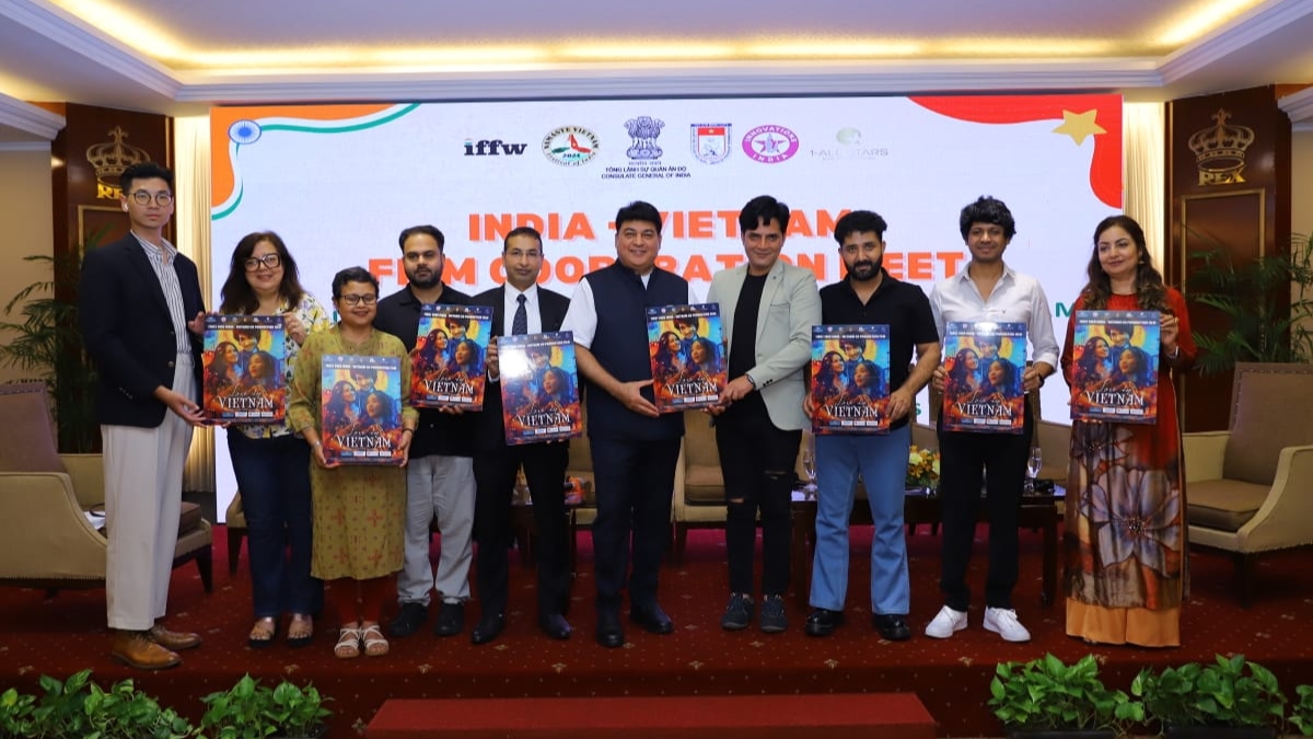 Sarvesh Goel Unveils Poster for “Love in Vietnam” at Namaste Vietnam Festival