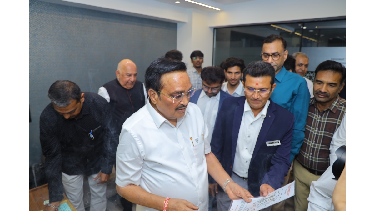 C.R. Patil Launches DASATVA – Smart Colon Hydrotherapy in Surat