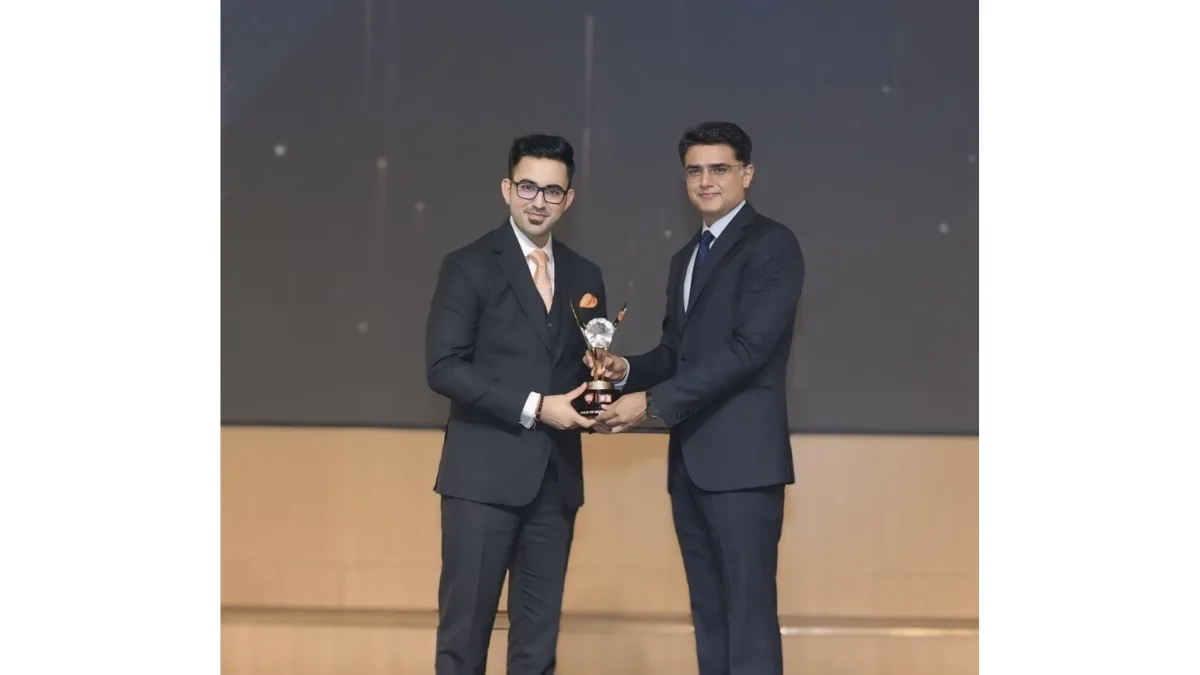 Young Legal Prodigy Vishal Tinani Receives UAE Icon Award from Sachin Pilot