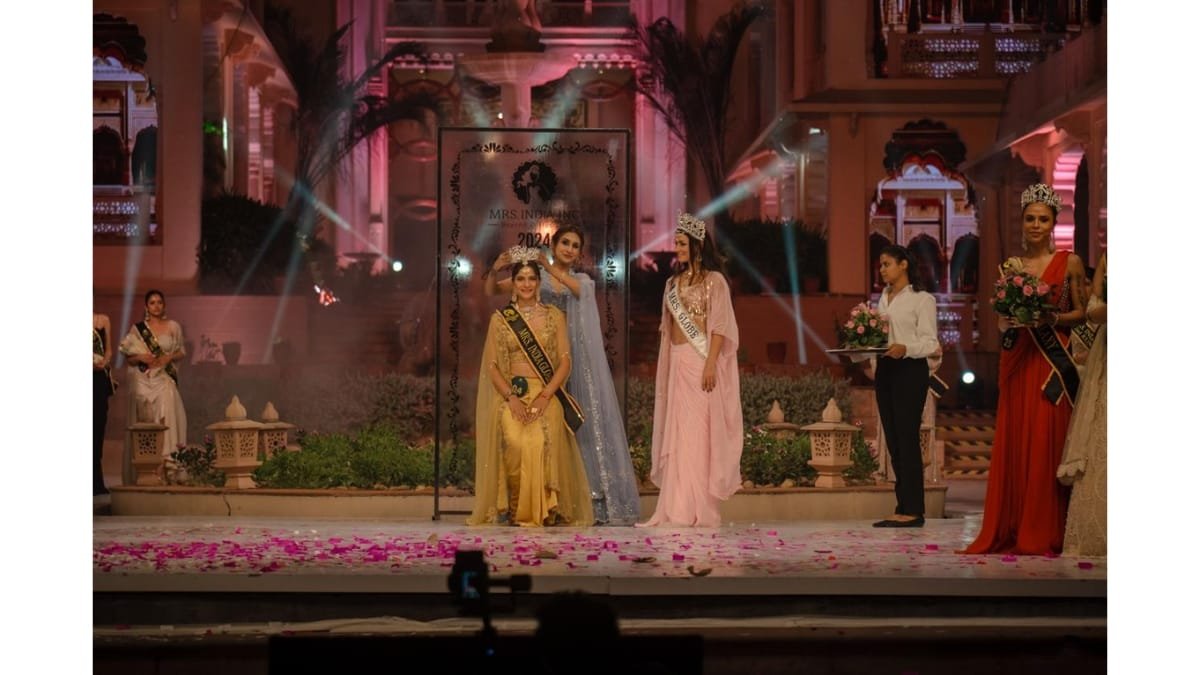 Anuradha Garg Crowned Mrs. India Globe 2024 at Rajasthali Resort and Spa